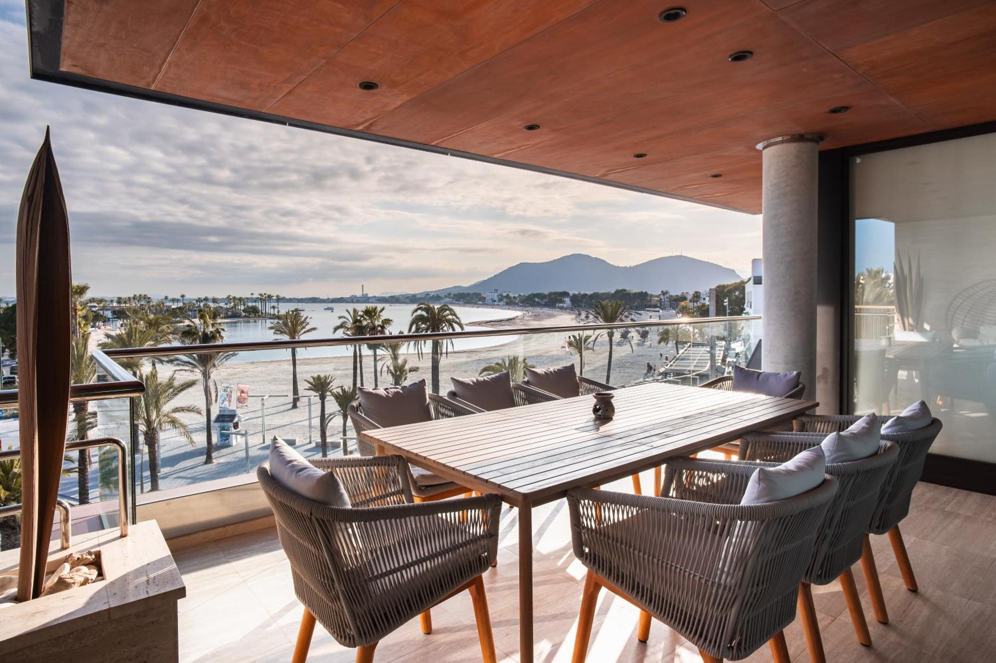 Luxury Sea View Apartment In Puerto De Alcudia Bagian luar foto